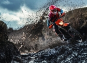 开云官方app入口-奥运周期关键战之夜，阿坎吉高光表现照亮晋级之路