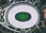 开云体育下载-赛道与球场的双重奏，当保罗在F1赛场接管比赛，76人轻取灰熊