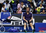 开云官方app入口-法国网球队爆冷英国网球队，梅德韦杰夫制霸全场