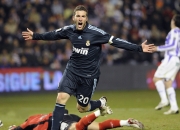 开云官网-森林狼对阵掘金，德罗赞刷新纪录，一场跨越时空的篮球对话