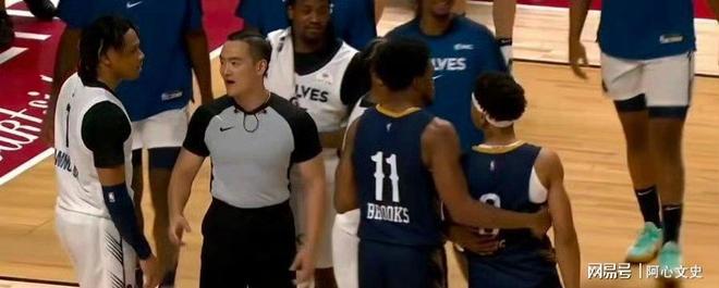 包含CBA球队连遭不利裁判，主帅怒斥裁判组的词条