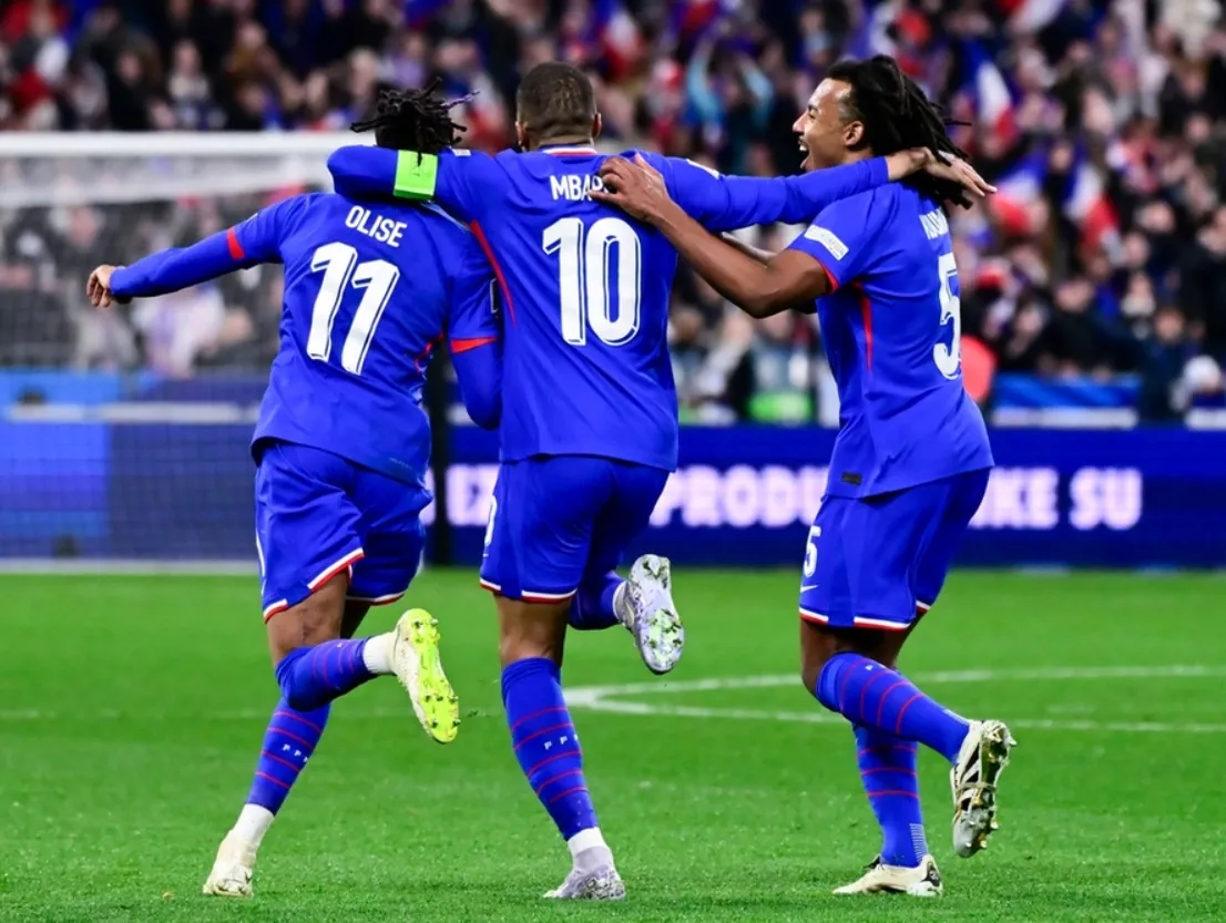 两支豪门球队在欧国联赛中展开激烈较量