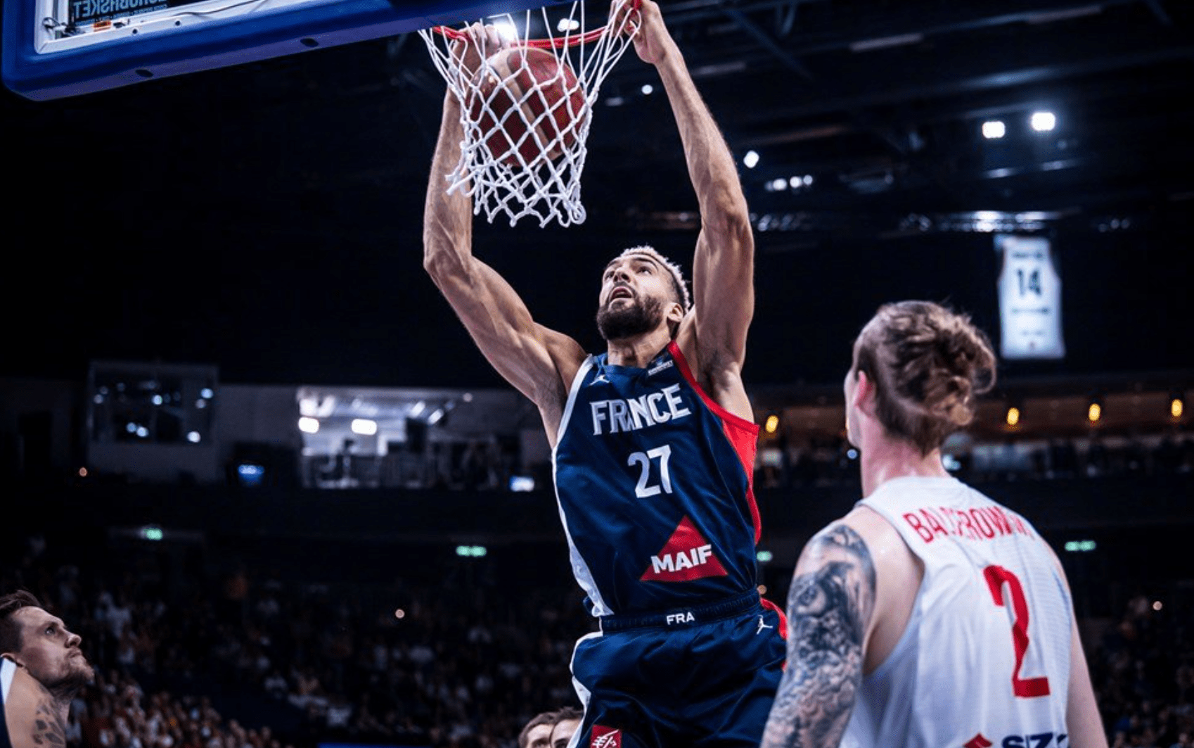 波兰男篮完胜勇士B队,哈里斯高光表现 波兰男篮完胜勇士B队,哈里斯高光表现