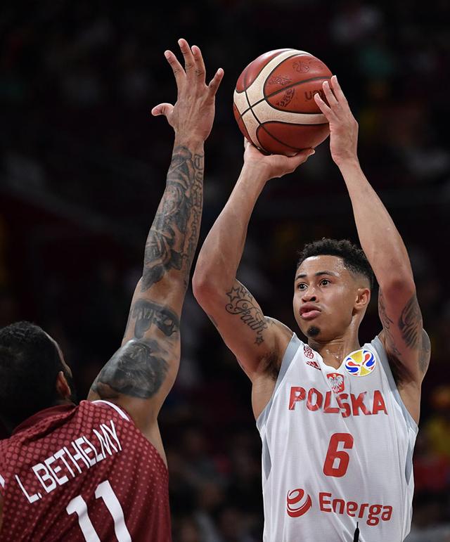 波兰男篮完胜勇士B队,哈里斯高光表现 波兰男篮完胜勇士B队,哈里斯高光表现