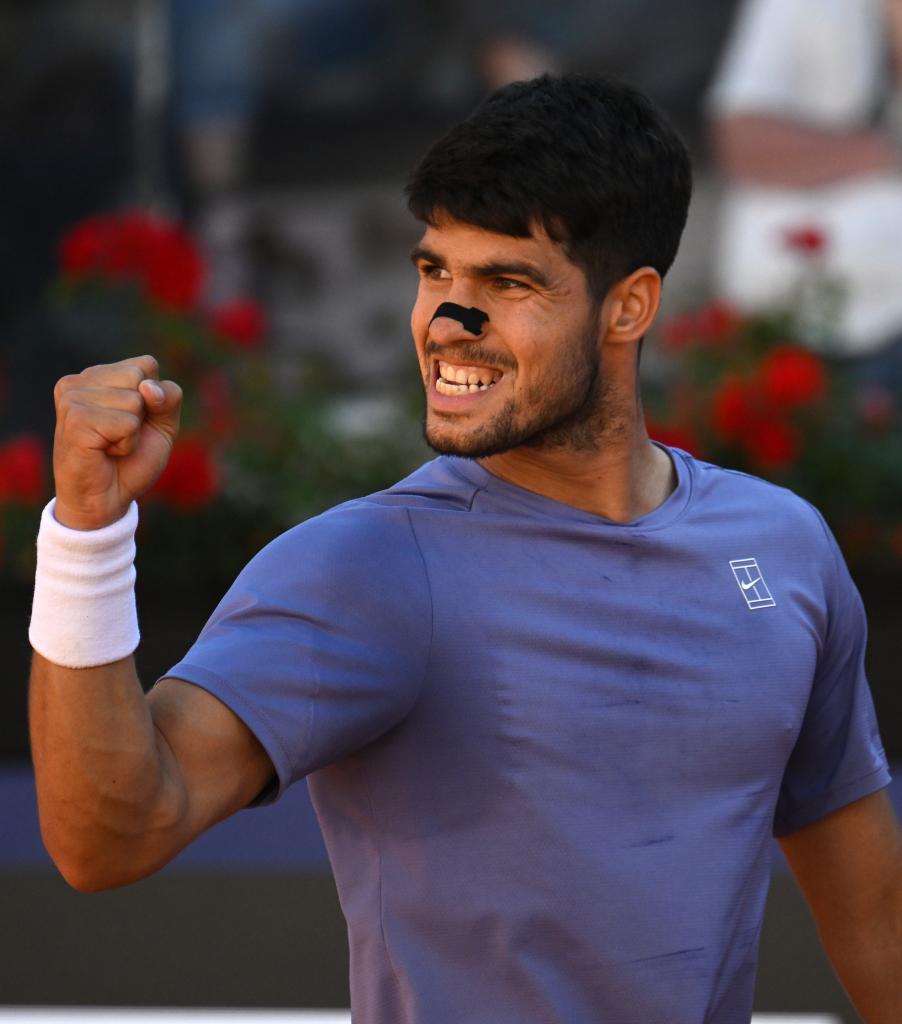 意大利网球队力克法国网球队,阿尔卡拉斯爆发神勇 意大利网球队力克法国网球队,阿尔卡拉斯爆发神勇