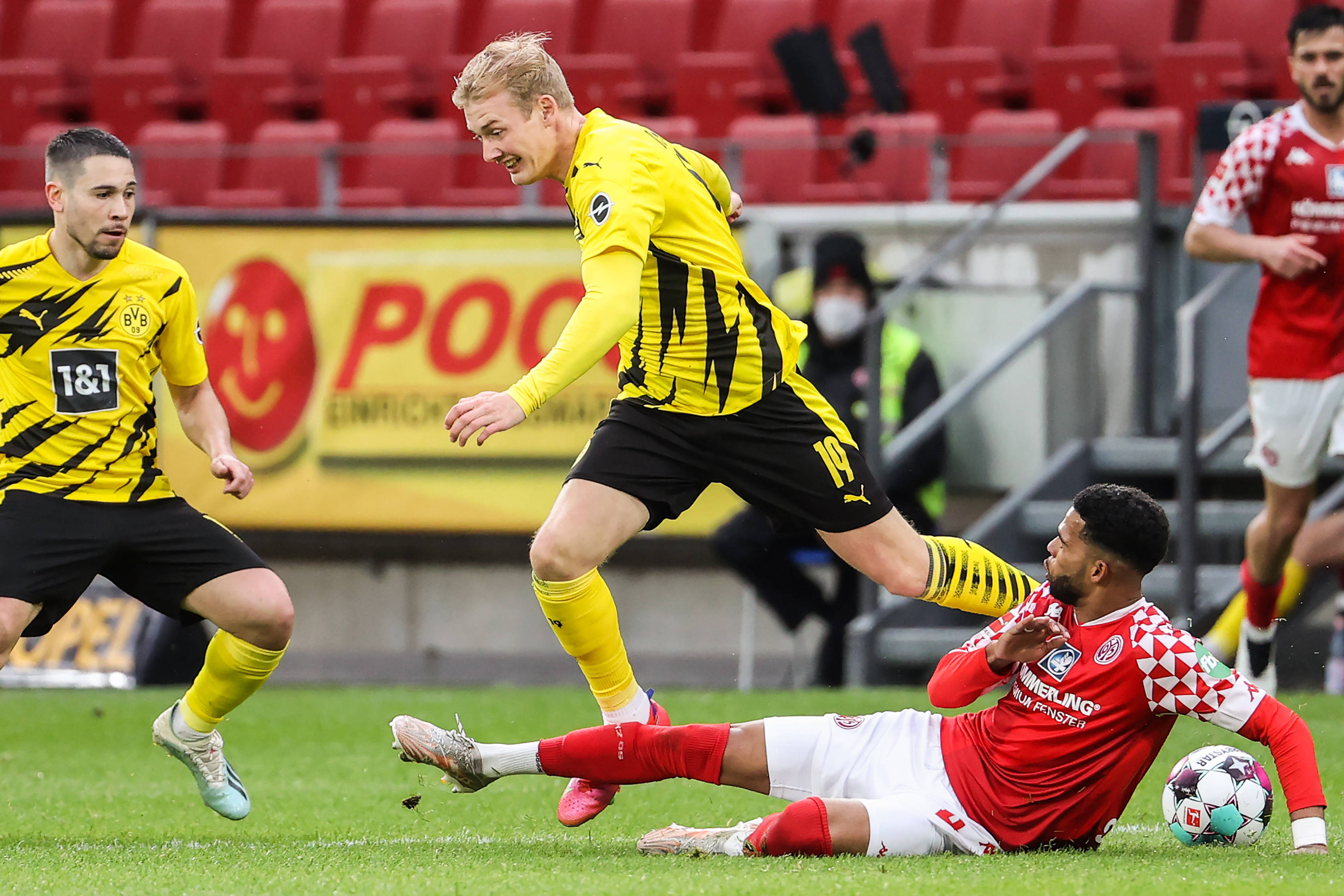 利物浦挑战多特蒙德，胜负悬念！