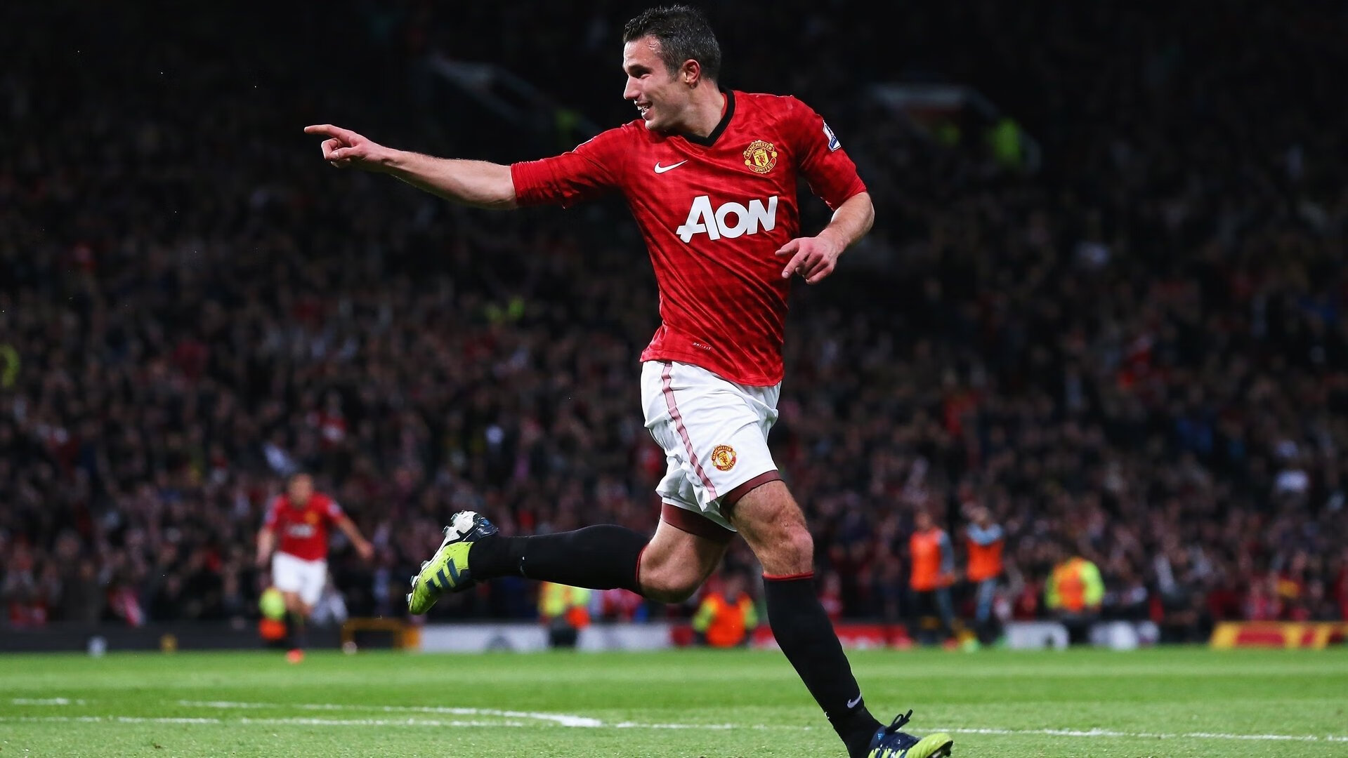 赛道与绿茵场的双重奏，黄喜灿如何以F1式统治力轻取南非